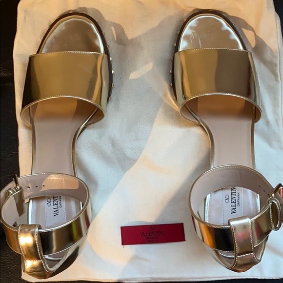 Valentino Gold Metallic Leather Rockstud Sandals - Picture 5 of 12